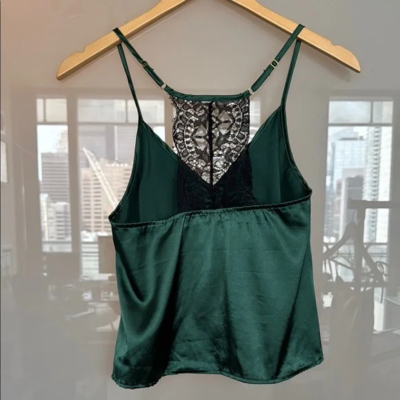 Elegant Green Lace-Back Women's Top - Picture 3 of 3